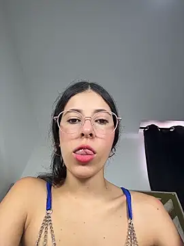 Snapshot of evaFiore chatting on 06-18-26, 07:41 evaFiore online show from 06-18-26, 07:41
