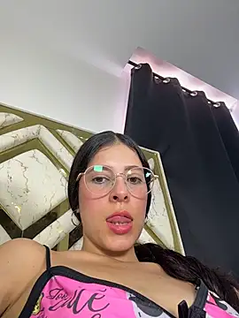 Snapshot of evaFiore chatting on 06-24-26, 07:01 evaFiore online show from 06-24-26, 07:01