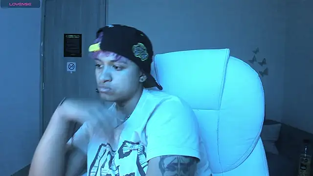 Dominick jones online show from 09-26-25, 04:19