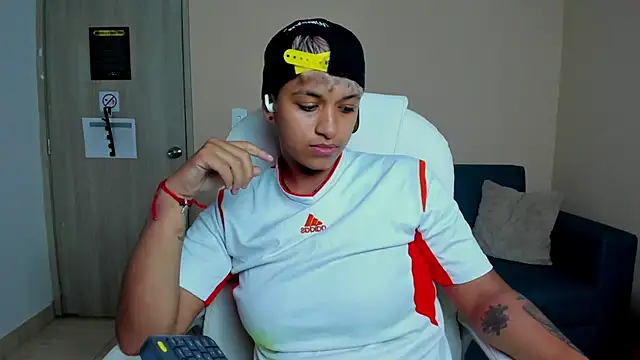 Dominick jones online show from 09-10-25, 04:44