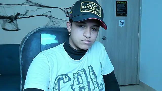 Dominick jones online show from 10-21-25, 05:07