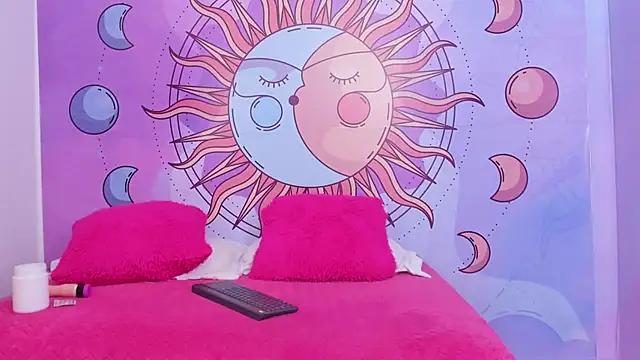 Mariana 16  online show from 10-17-25, 07:04