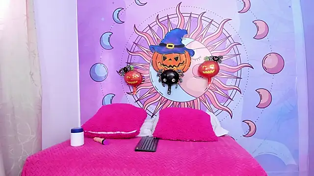 Mariana 16  online show from 10-27-25, 07:15