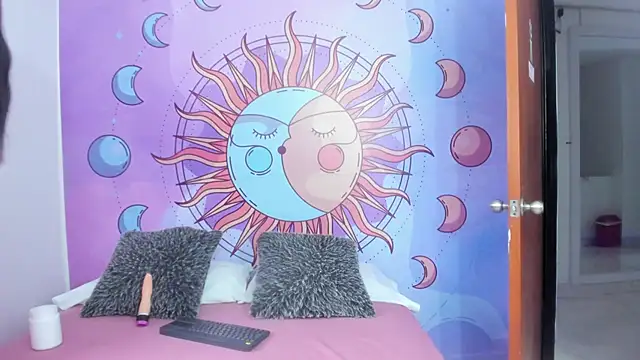 Mariana 16  online show from 09-18-25, 07:39