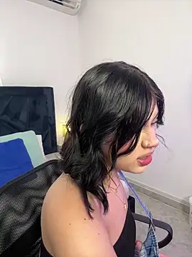 Lily Woodz online show from 02-11-26, 07:03