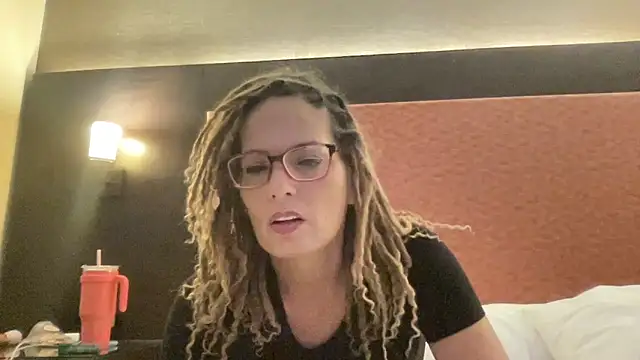 Snapshot of skarfos1babe69 chatting on 12-27-24, 07:35 skarfos1babe69 online show from 12-27-24, 07:35