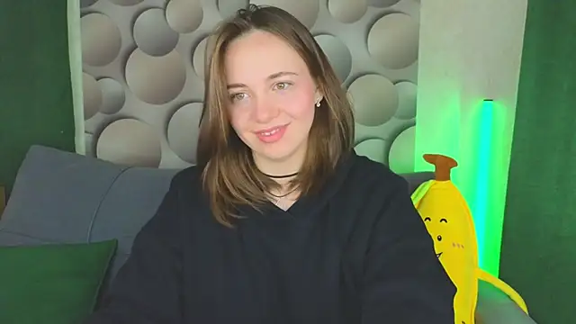 Snapshot of Cute_smile_sharon chatting on 03-21-25, 03:12 Cute smile sharon online show from 03-21-25, 03:12