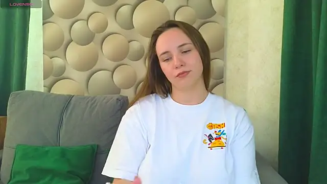 Snapshot of Cute_smile_sharon chatting on 09-26-25, 11:06 Cute smile sharon online show from 09-26-25, 11:06