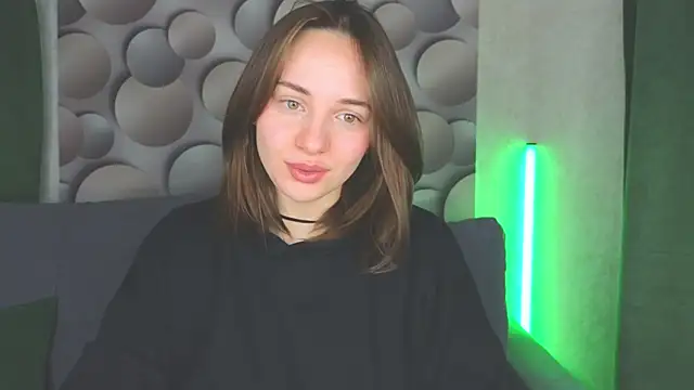 Snapshot of Cute_smile_sharon chatting on 02-16-25, 02:31 Cute smile sharon online show from 02-16-25, 02:31