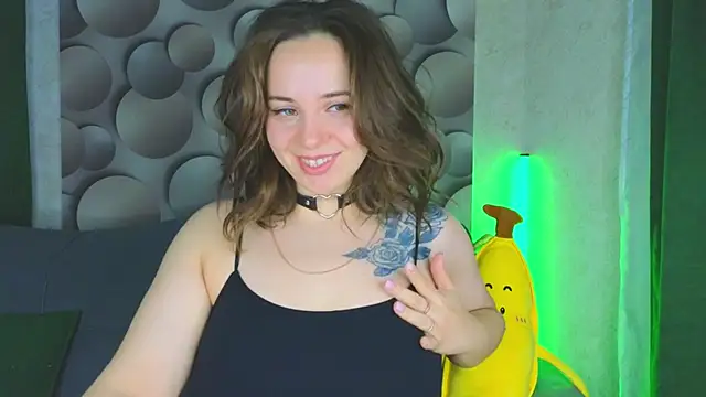 Snapshot of Cute_smile_sharon chatting on 03-08-25, 02:01 Cute smile sharon online show from 03-08-25, 02:01