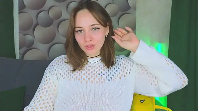 Snapshot of Cute_smile_sharon chatting on 03-17-25, 03:03 Cute smile sharon online show from 03-17-25, 03:03