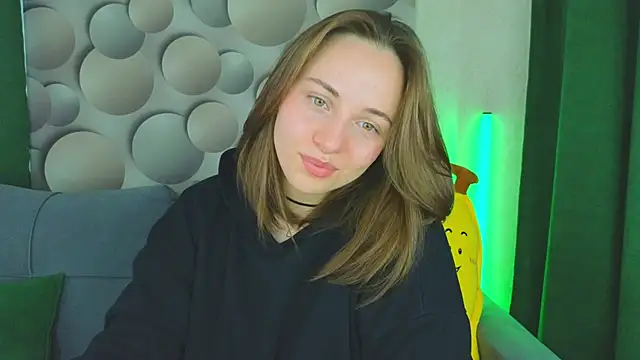 Snapshot of Cute_smile_sharon chatting on 03-15-25, 03:07 Cute smile sharon online show from 03-15-25, 03:07