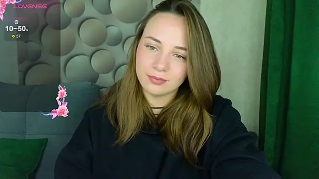 Snapshot of Cute_smile_sharon chatting on 10-02-25, 05:11 Cute smile sharon online show from 10-02-25, 05:11