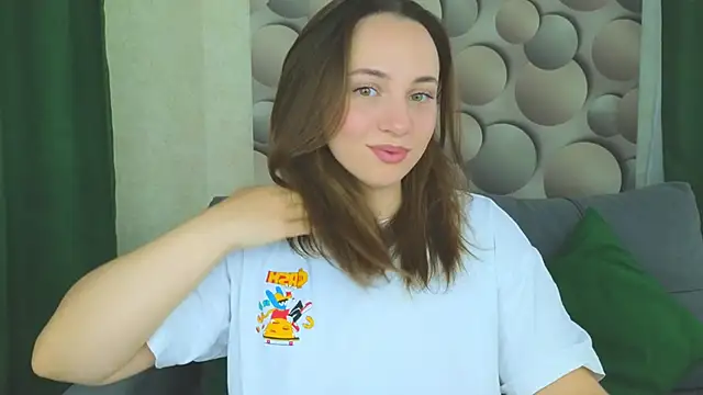 Snapshot of Cute_smile_sharon chatting on 09-11-25, 05:07 Cute smile sharon online show from 09-11-25, 05:07
