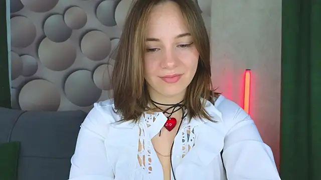 Snapshot of Cute_smile_sharon chatting on 03-16-25, 03:14 Cute smile sharon online show from 03-16-25, 03:14