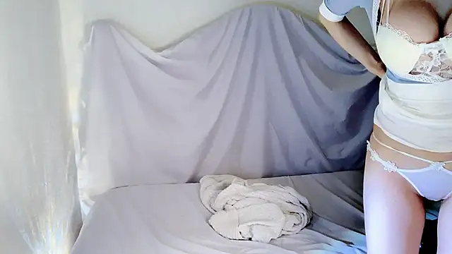 Snapshot of Irene--- chatting on 02-06-26, 06:09 Irene--- online show from 02-06-26, 06:09