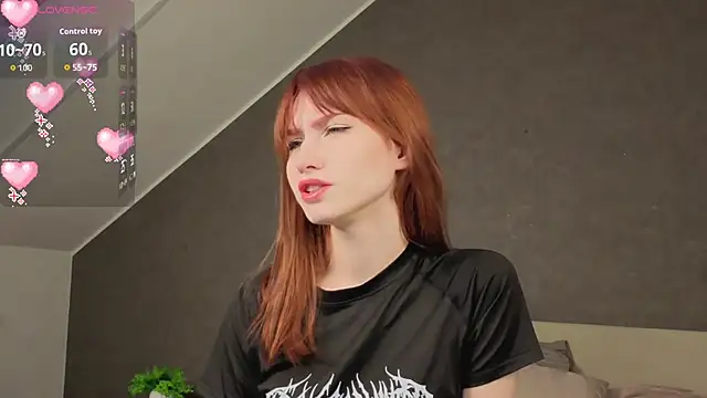 Mollly Rouge online show from 09-14-25, 01:39