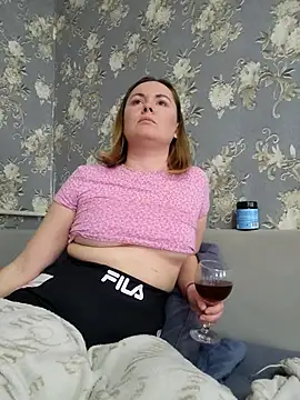 Snapshot of _Miss_Vanilla_ chatting on 03-03-25, 12:17 Miss Vanilla online show from 03-03-25, 12:17