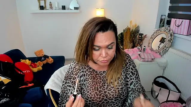 Aileen Stone online show from 02-16-25, 03:38