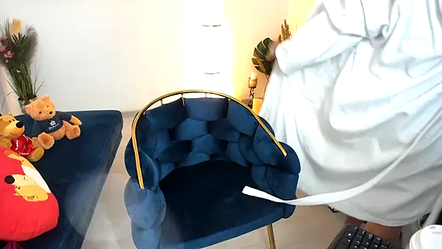 Aileen Stone online show from 02-15-25, 04:12