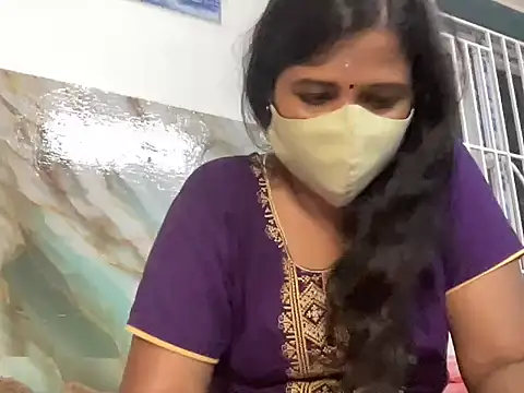 Snapshot of Tamil_Sanjana_ chatting on 10-21-25, 01:21 Tamil Sanjana  online show from 10-21-25, 01:21