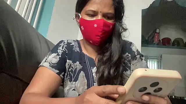 Tamil Sanjana  online show from 02-07-26, 01:35