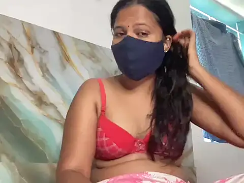 Snapshot of Tamil_Sanjana_ chatting on 10-02-25, 05:44 Tamil Sanjana  online show from 10-02-25, 05:44