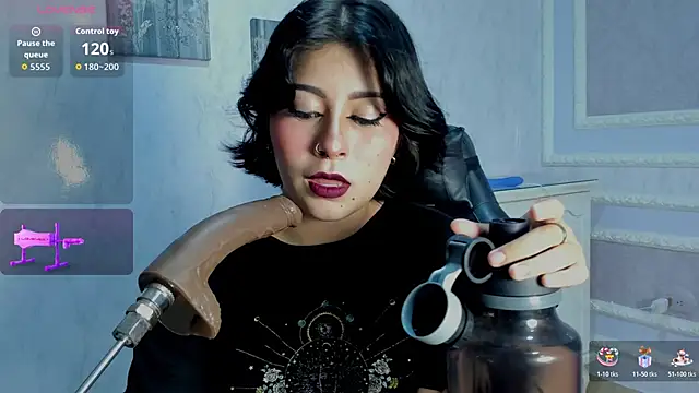 Lily Martinez online show from 10-26-25, 03:51