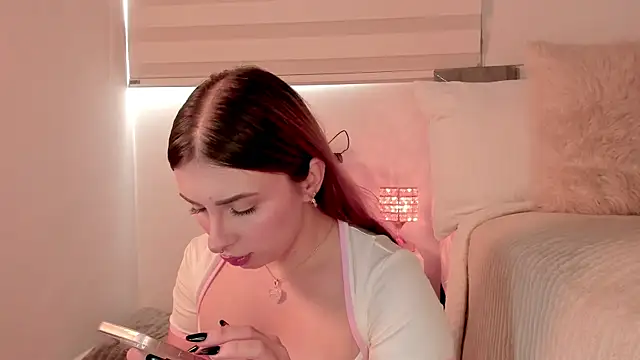 Alissonroses online show from 06-18-26, 08:36