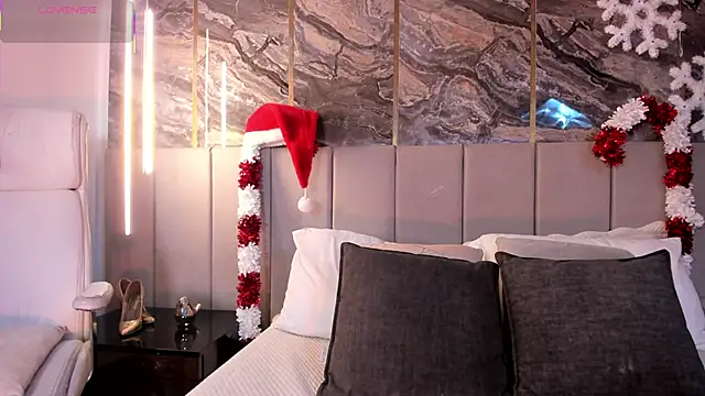 Snapshot of Sienna_Blake_ chatting on 12-14-25, 11:27 Sienna Blake online show from 12-14-25, 11:27