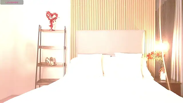 Snapshot of Sienna_Blake_ chatting on 10-10-25, 08:53 Sienna Blake online show from 10-10-25, 08:53