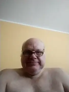 Snapshot of jk6t chatting on 01-13-26, 01:04 jk6t online show from 01-13-26, 01:04