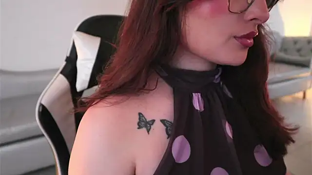 Daisha Riley online show from 06-01-26, 01:11