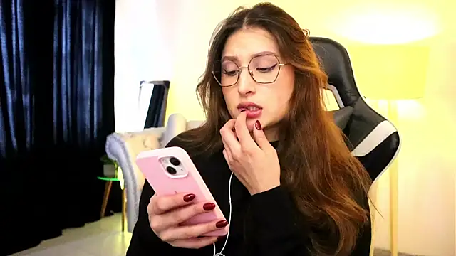 Daisha Riley online show from 09-26-25, 04:14