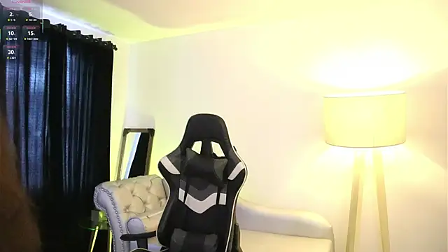 Daisha Riley online show from 10-30-25, 04:37