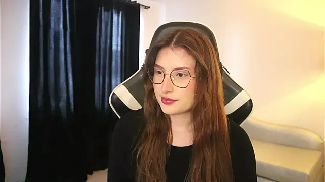 Daisha Riley online show from 11-24-25, 02:39