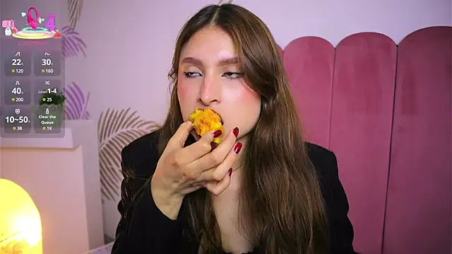 Daisha Riley online show from 03-18-25, 03:55