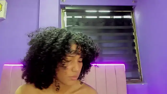 CintiaWalker online show from 03-26-26, 01:09