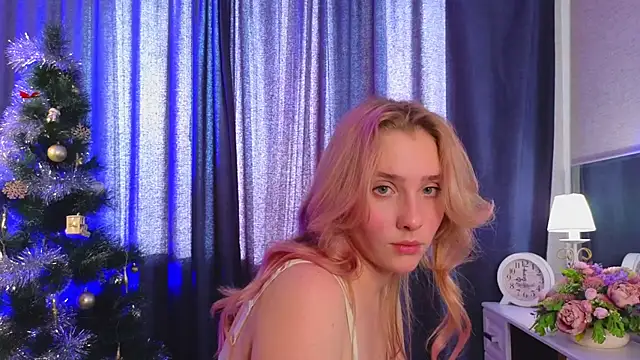 Snapshot of MarieSmite chatting on 01-10-25, 12:15 MarieSmite online show from 01-10-25, 12:15