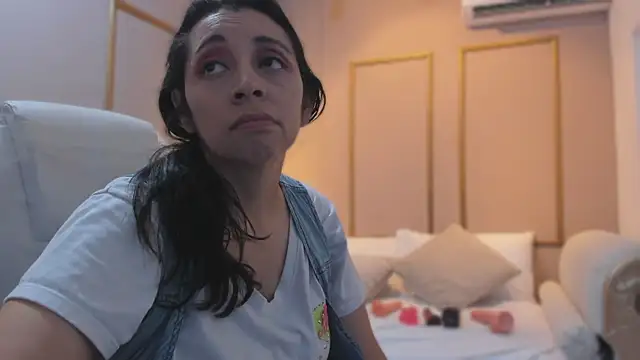 PerlaPreciosa online show from 02-28-26, 04:01