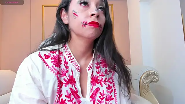 PerlaPreciosa online show from 10-24-25, 04:00