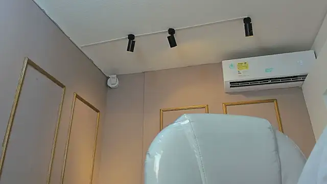 PerlaPreciosa online show from 02-22-26, 04:04