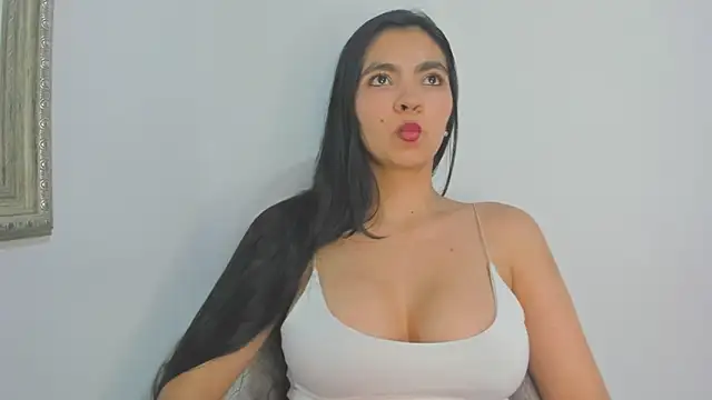 Snapshot of nathyy_garcia chatting on 11-01-25, 11:42 nathyy garcia online show from 11-01-25, 11:42