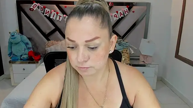 Snapshot of natalia5560 chatting on 09-24-25, 12:55 natalia5560 online show from 09-24-25, 12:55