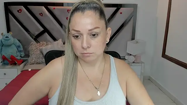 natalia5560 online show from 10-27-25, 01:12