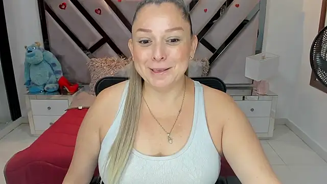Snapshot of natalia5560 chatting on 10-09-25, 01:00 natalia5560 online show from 10-09-25, 01:00
