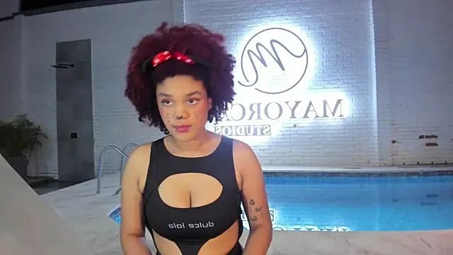 Snapshot of loladupont chatting on 10-15-25, 03:05 loladupont online show from 10-15-25, 03:05