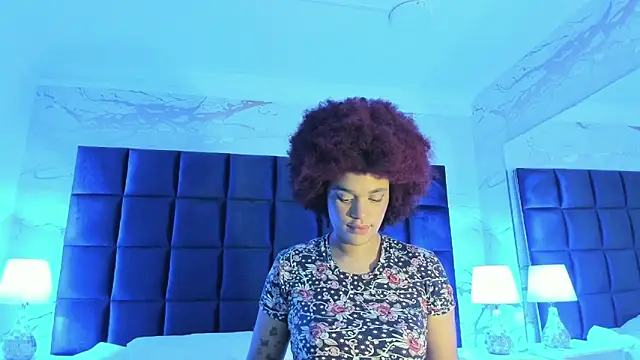 Snapshot of loladupont chatting on 02-25-26, 03:07 loladupont online show from 02-25-26, 03:07