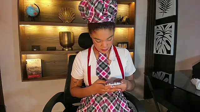 loladupont online show from 10-29-25, 03:05