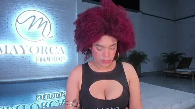 Snapshot of loladupont chatting on 02-11-26, 03:06 loladupont online show from 02-11-26, 03:06